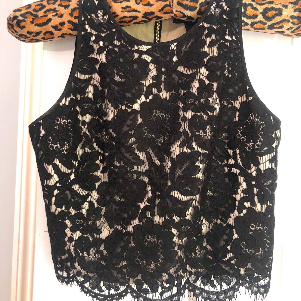 WHBM Lace overlay shell, NWOT 2